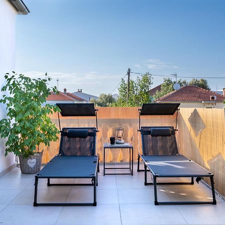 Apartment Paula With Private Jacuzzi And Parking- Near The Beach Zadar Exterior photo