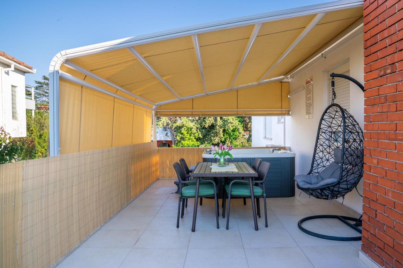 Apartment Paula With Private Jacuzzi And Parking- Near The Beach Zadar Exterior photo
