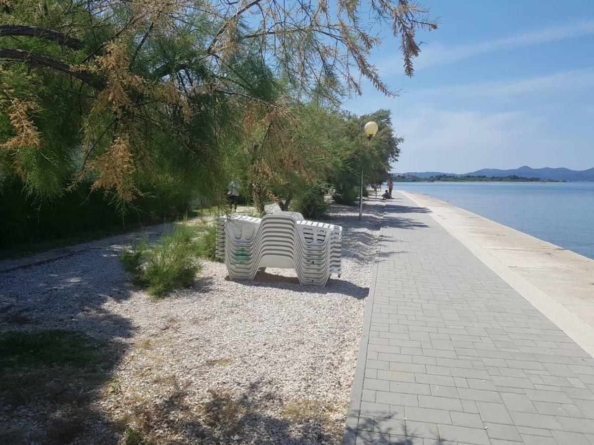 Apartment Paula With Private Jacuzzi And Parking- Near The Beach Zadar Exterior photo